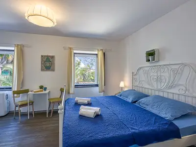 Schlafsofa (Schlafbereich für Studio)