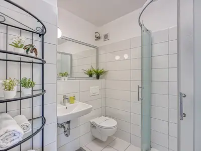 Badezimmer mit Dusche