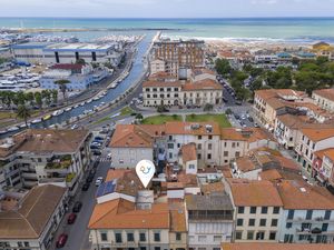 23706845-Appartement-5-Viareggio-300x225-1