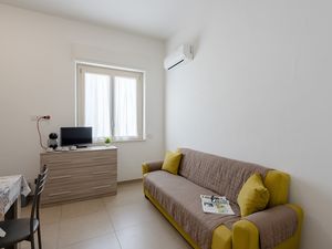 23706845-Appartement-5-Viareggio-300x225-3