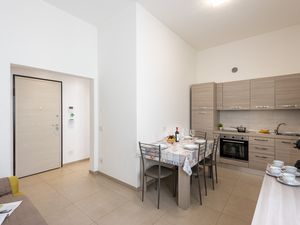 23706845-Appartement-5-Viareggio-300x225-5