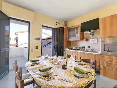 Küche und Essbereich