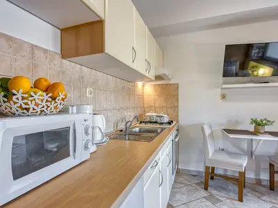 Küche und Essbereich