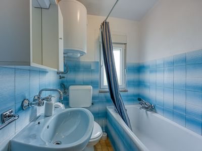 Badezimmer mit Badewanne