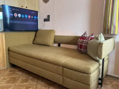 Wohnbereich mit Smart-TV