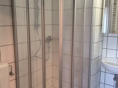 Bad mit WC und Dusche