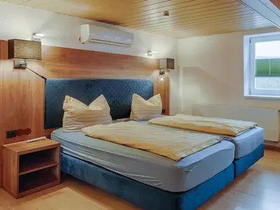 2. Schlafzimmer und Wohnzimmer