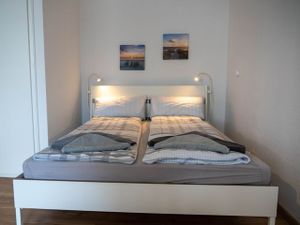 23466930-Appartement-2-Wilhelmshaven-300x225-3