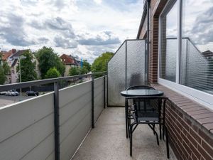23466930-Appartement-2-Wilhelmshaven-300x225-5