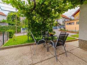 24045660-Appartement-5-Zagreb-300x225-0