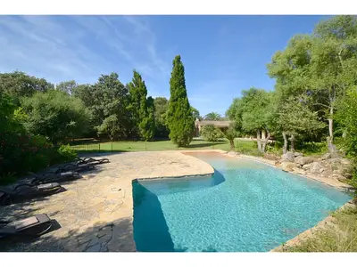 PoolOfHouse