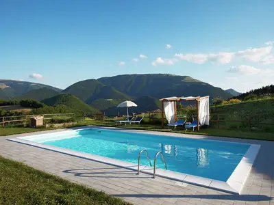 PoolOfHouse