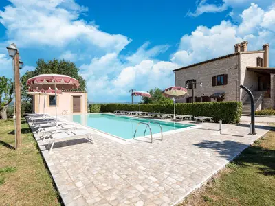 PoolOfHouse