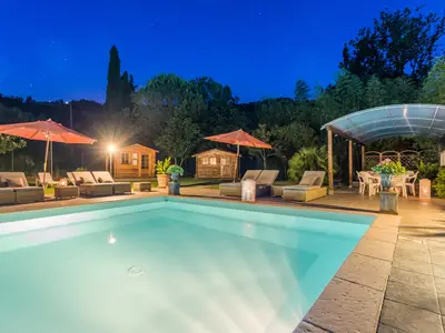 PoolOfHouse