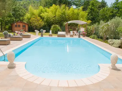 PoolOfHouse