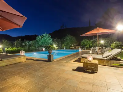 PoolOfHouse