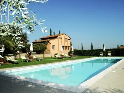 PoolOfHouse