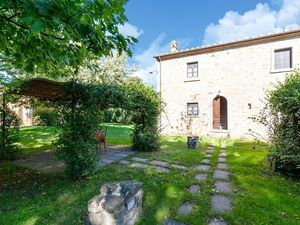 19351595-Bauernhof-3-Cortona-300x225-2