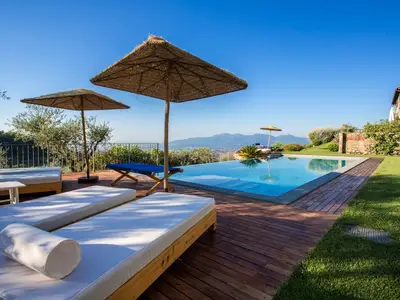 PoolOfHouse