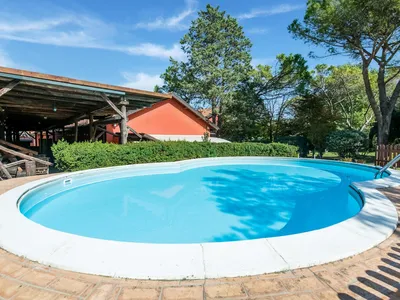 PoolOfHouse