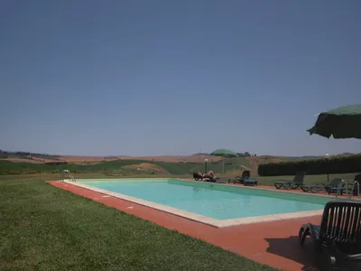 PoolOfHouse
