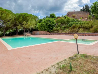 PoolOfHouse