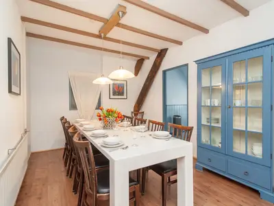 DiningRoom