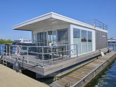 Außenseite Ferienhaus [Sommer]