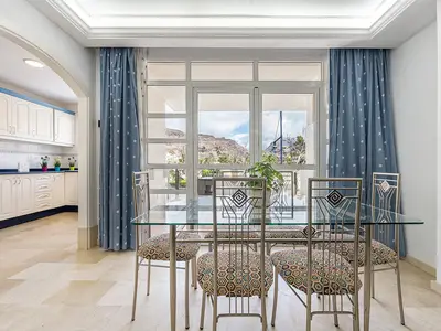 DiningRoom