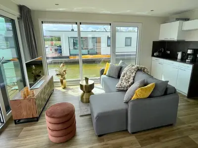 Boot für 6 Personen (45 m²) in Ribnitz-Damgarten 3/8