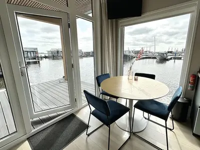 DiningRoom