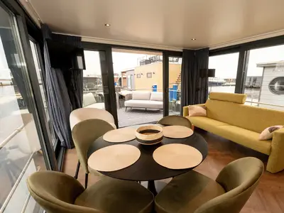 DiningRoom