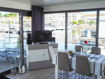 DiningRoom