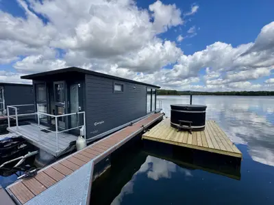 Außenseite Ferienhaus [Sommer]