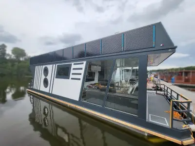 Boot für 6 Personen (60 m²) in Buchholz (Müritz) 1/10