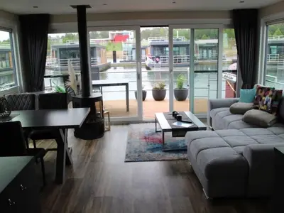 Boot für 4 Personen (45 m²) in Klitten 8/10