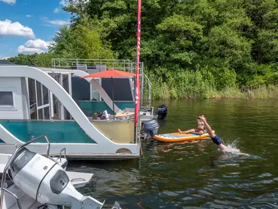 Boot für 2 Personen (25 m²) in Waren (Müritz) 1/10