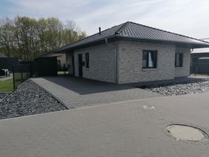 23922824-Bungalow-6-Barßel-300x225-1