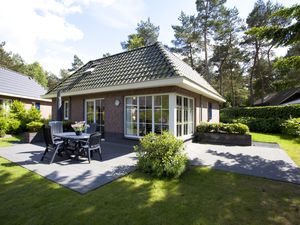 23973843-Bungalow-4-Beekbergen-300x225-1