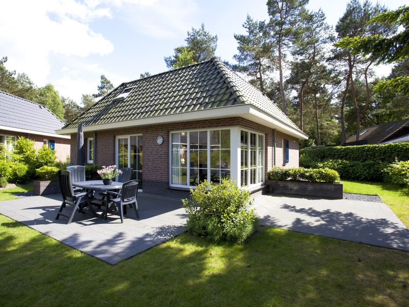 23973843-Bungalow-4-Beekbergen-800x600-1