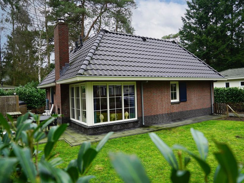 23973857-Bungalow-4-Beekbergen-800x600-1