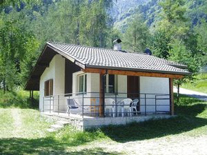 23292258-Bungalow-6-Bezzecca-300x225-5