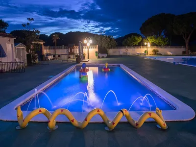 PoolOfHouse