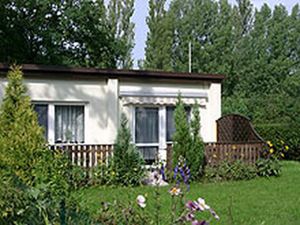 8959429-Bungalow-5-Glowe-300x225-2