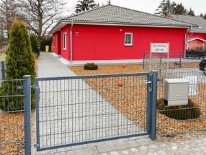 22958239-Bungalow-8-Karlshagen-300x225-3