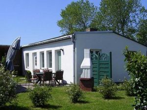 22370853-Bungalow-5-Karlshagen-300x225-0