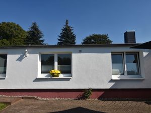 19340323-Bungalow-4-Kröpelin-300x225-5