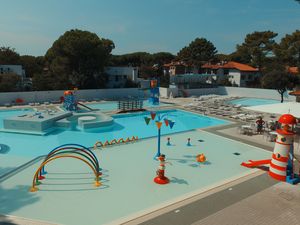 19350909-Bungalow-6-Lido Di Spina-300x225-5