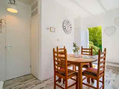 DiningRoom
