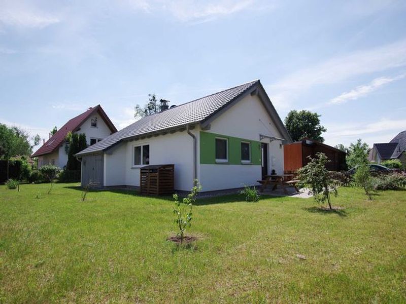 18718106-Bungalow-4-Rechlin-800x600-1